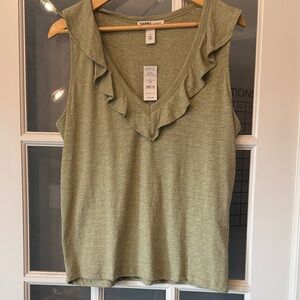 White House Black Market WHBM sleeveless green ruffle shirt Large